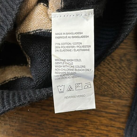 NWT Izod Crewneck Striped Sweater - Size Medium - Picture 3 of 5